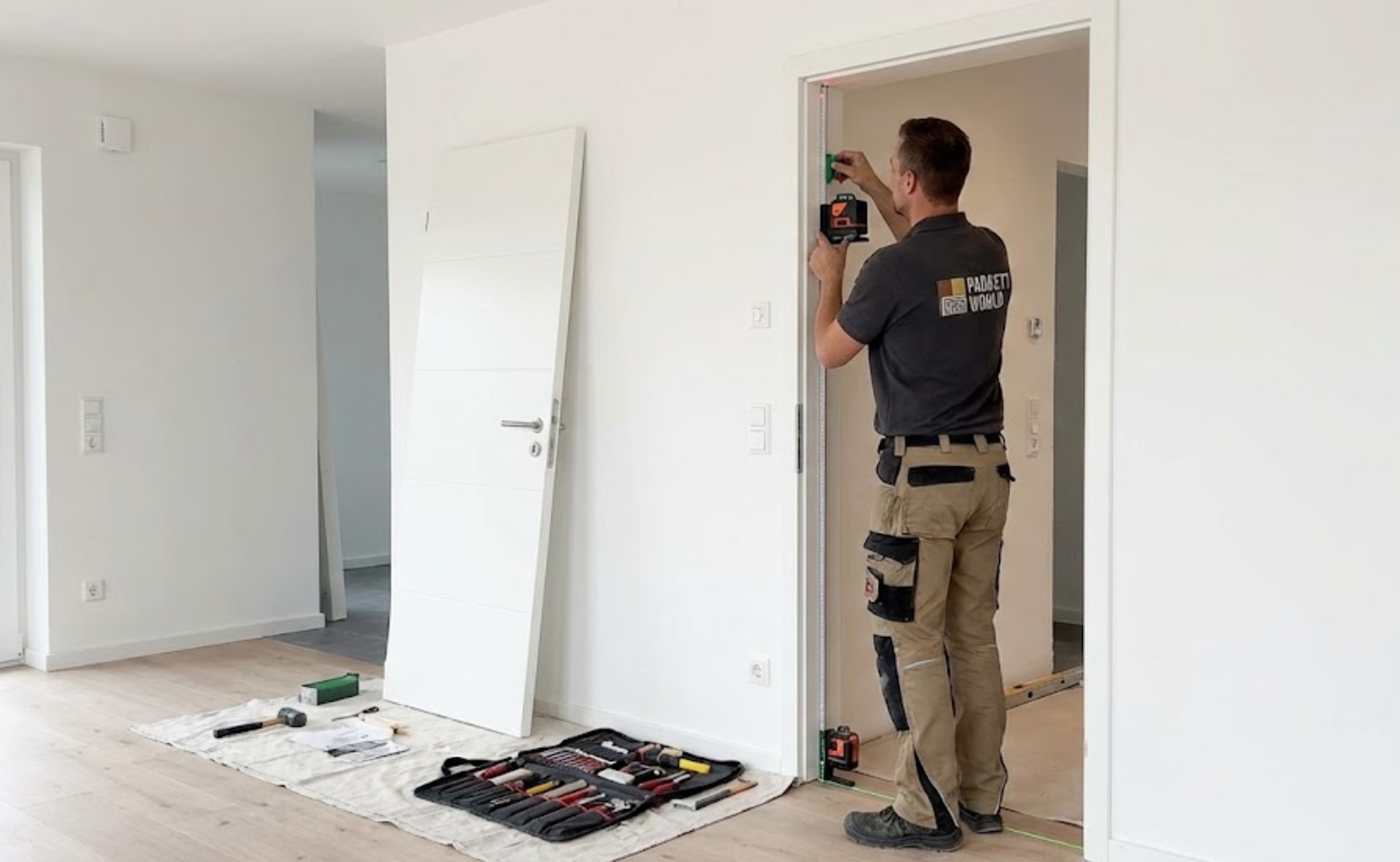 Profesionálna montáž dverí: Prečo sa oplatí zveriť ju odborníkom